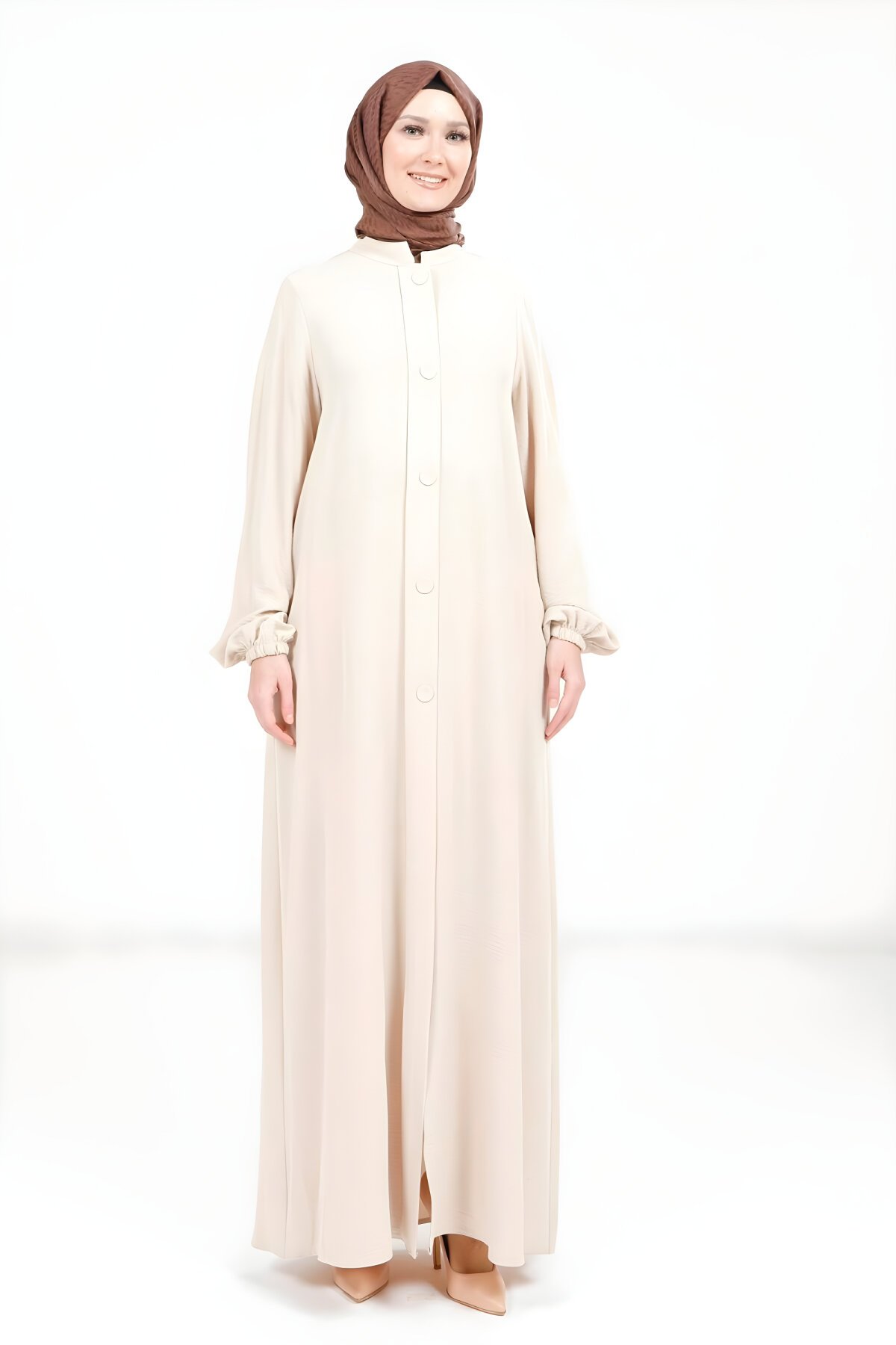 Bej Düğme Aksesuarlı Ferace - Beyza