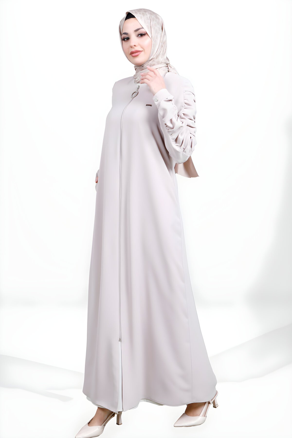 Bej Fermuarlı Kolu Büzgülü Yandan Cepli Ferace - Beyza