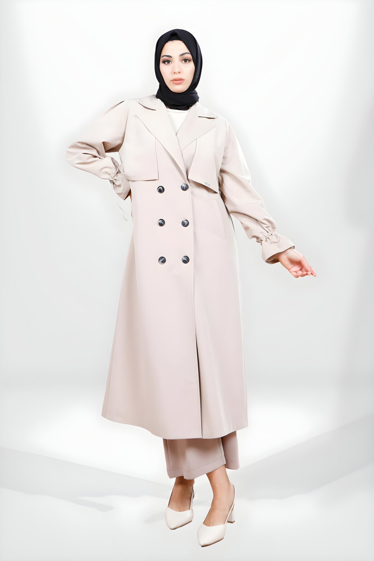 Bej Kolu Büzgülü Sırt Detaylı Trençkot - Beyza