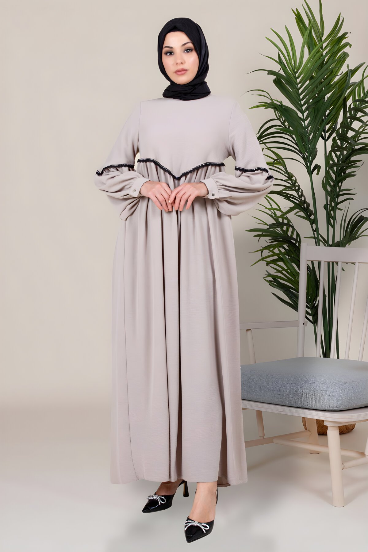 Bej Kuğu Robalı Şerit Detaylı Tesettür Elbise - Beyza