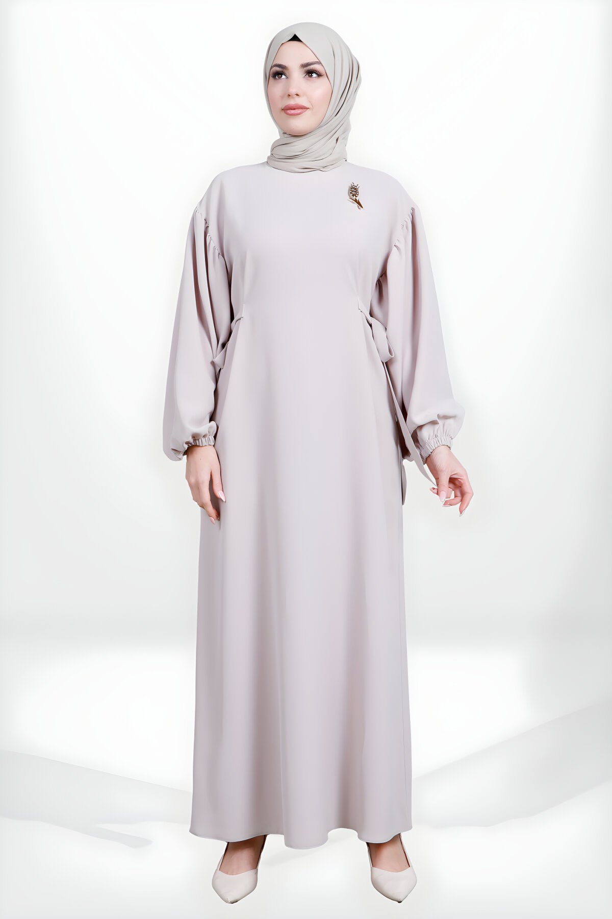 Bej Yandan Bağlamalı Lale Broşlu Tesettür Abiye Elbise - Beyza