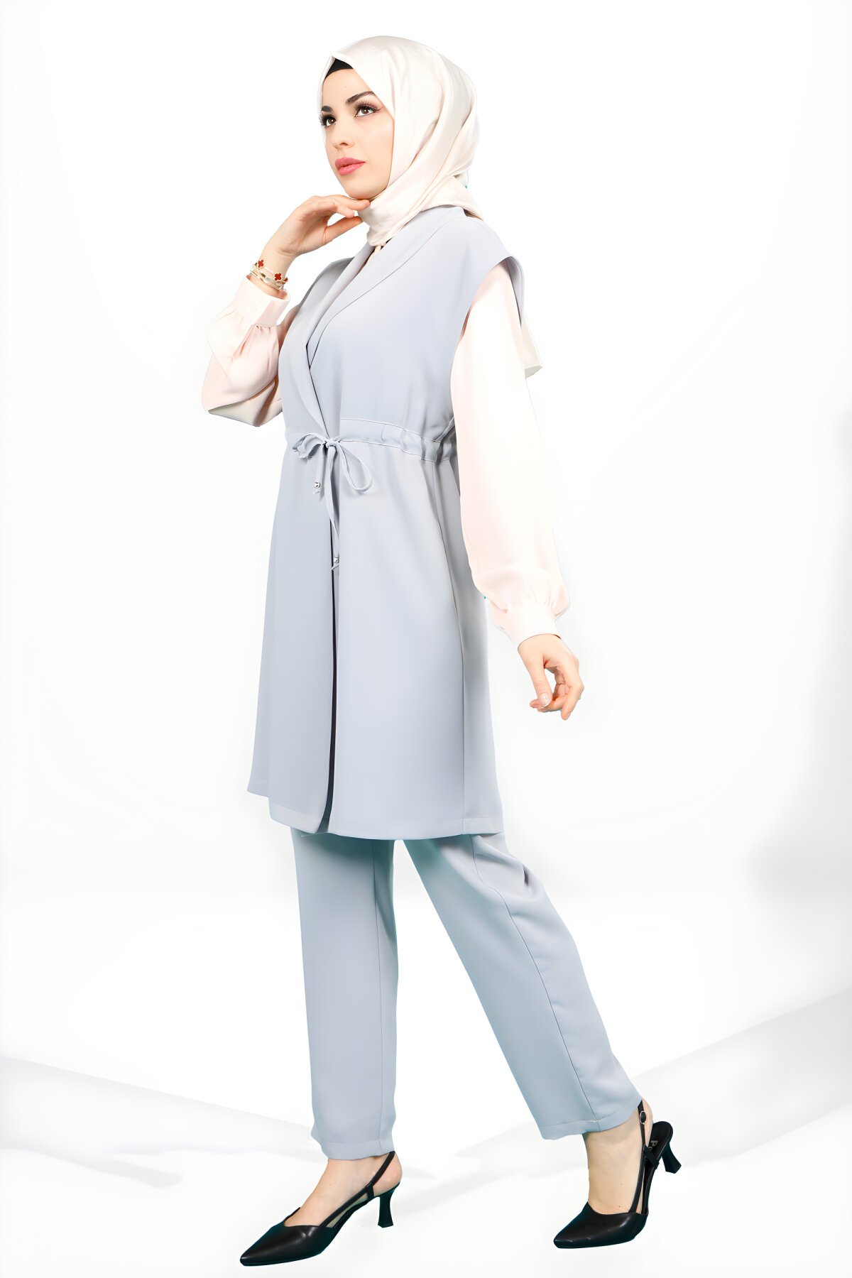 Gri Üçlü Beli Ayarlanabilir Yelekli Tesettür Takım - Beyza