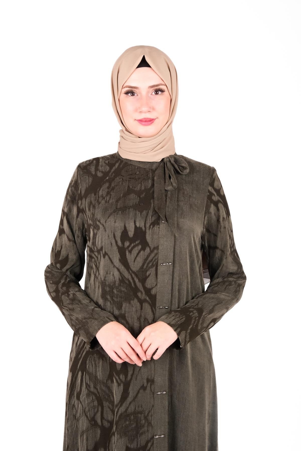 فستان محتشم كاكي بنقش ذاتي بتفصيل شريطة الياقة - Beyza