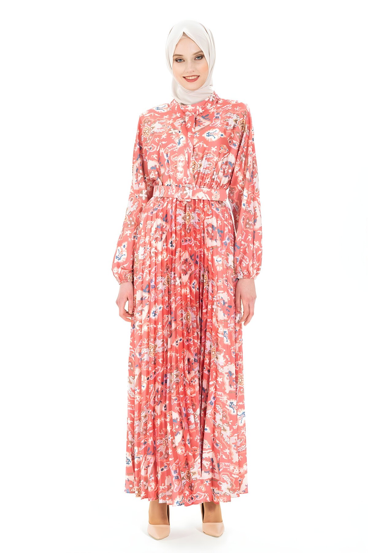 فستان محتشم قهوي تويل حريري بحزام وأزرار حمراء - Beyza