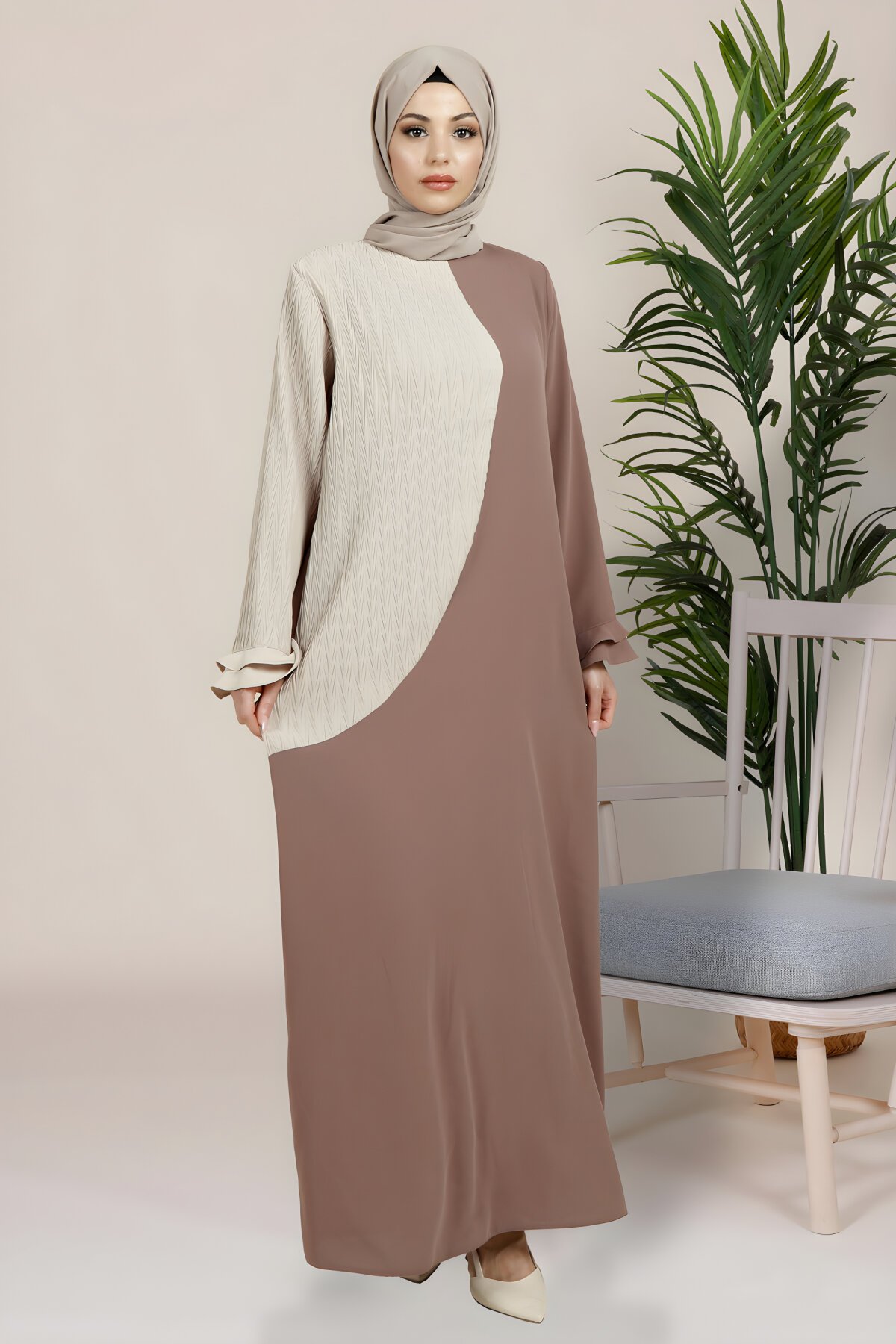 Kahverengi Kraş Piliseli Volan Kol Cahide Tesettür Elbise - Beyza