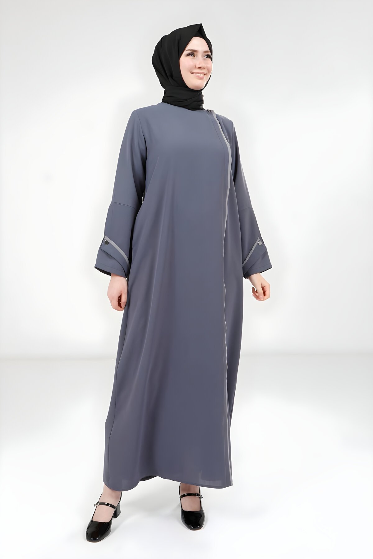 عباية رمادية داكنة بأكمام مشقوقة - Beyza