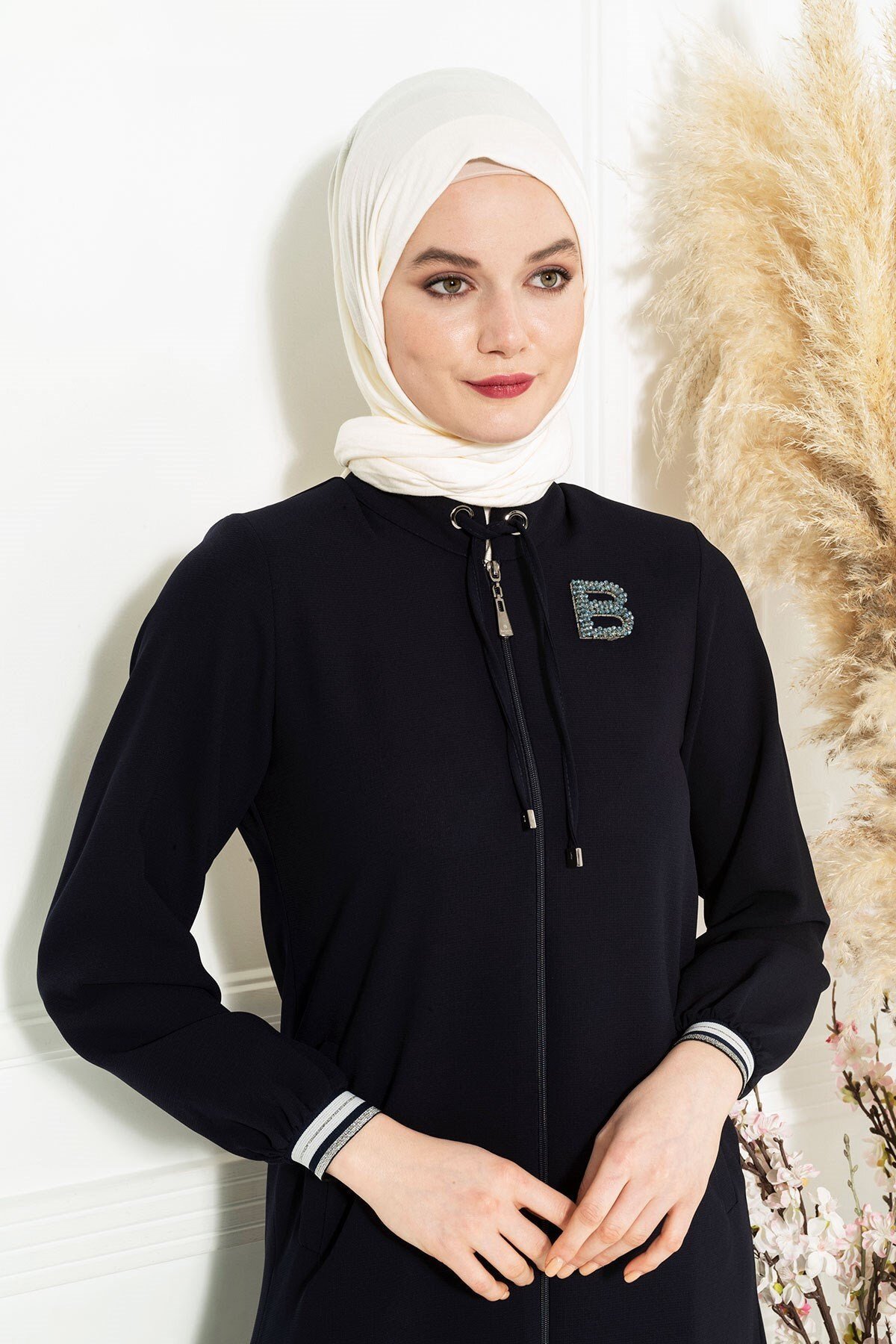 Banu Style Stone Embellished Brooch Detailed Abaya - Navy Blue - Beyza