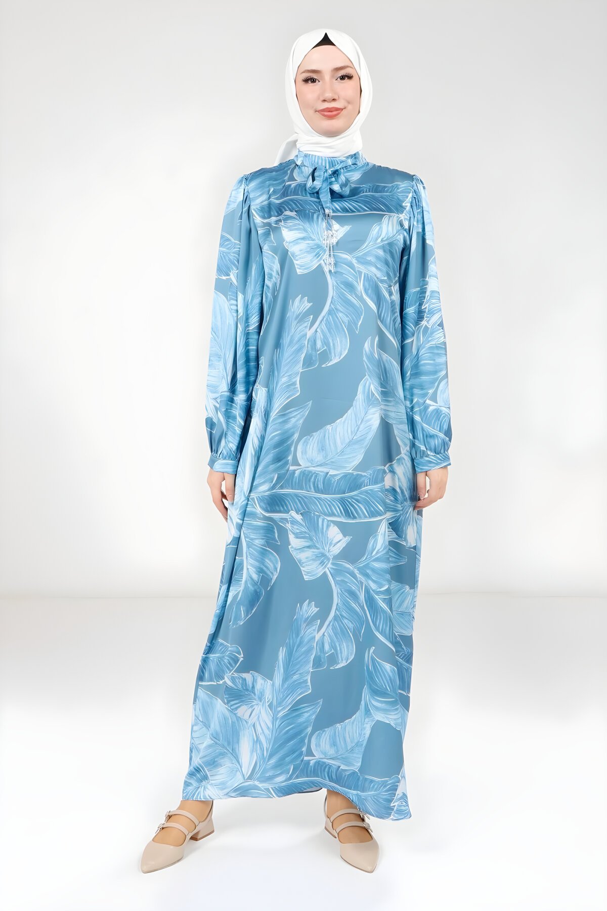 فستان محتشم مطبوع أزرق بتفصيل حزام للرقبة - Beyza