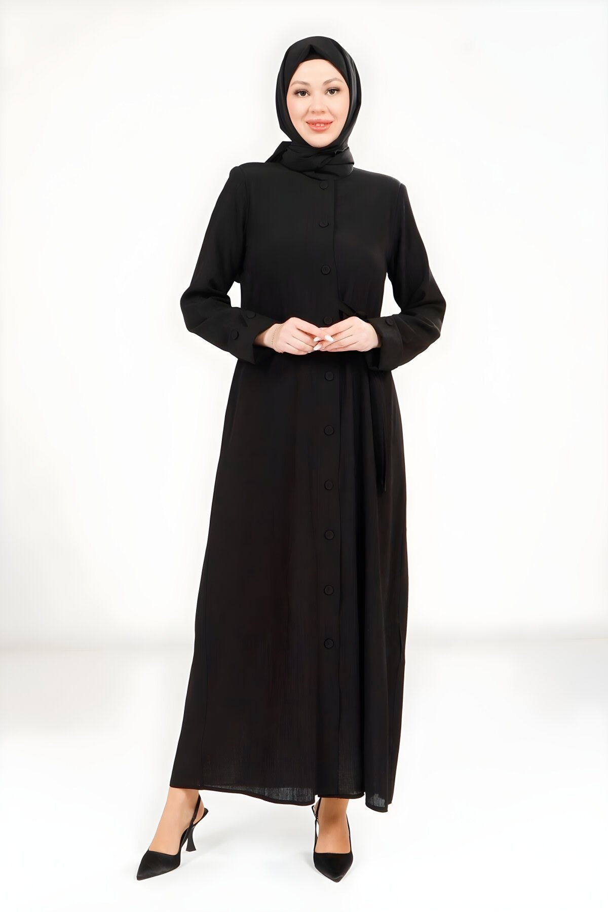 Siyah Düğmeli Ferace - Beyza