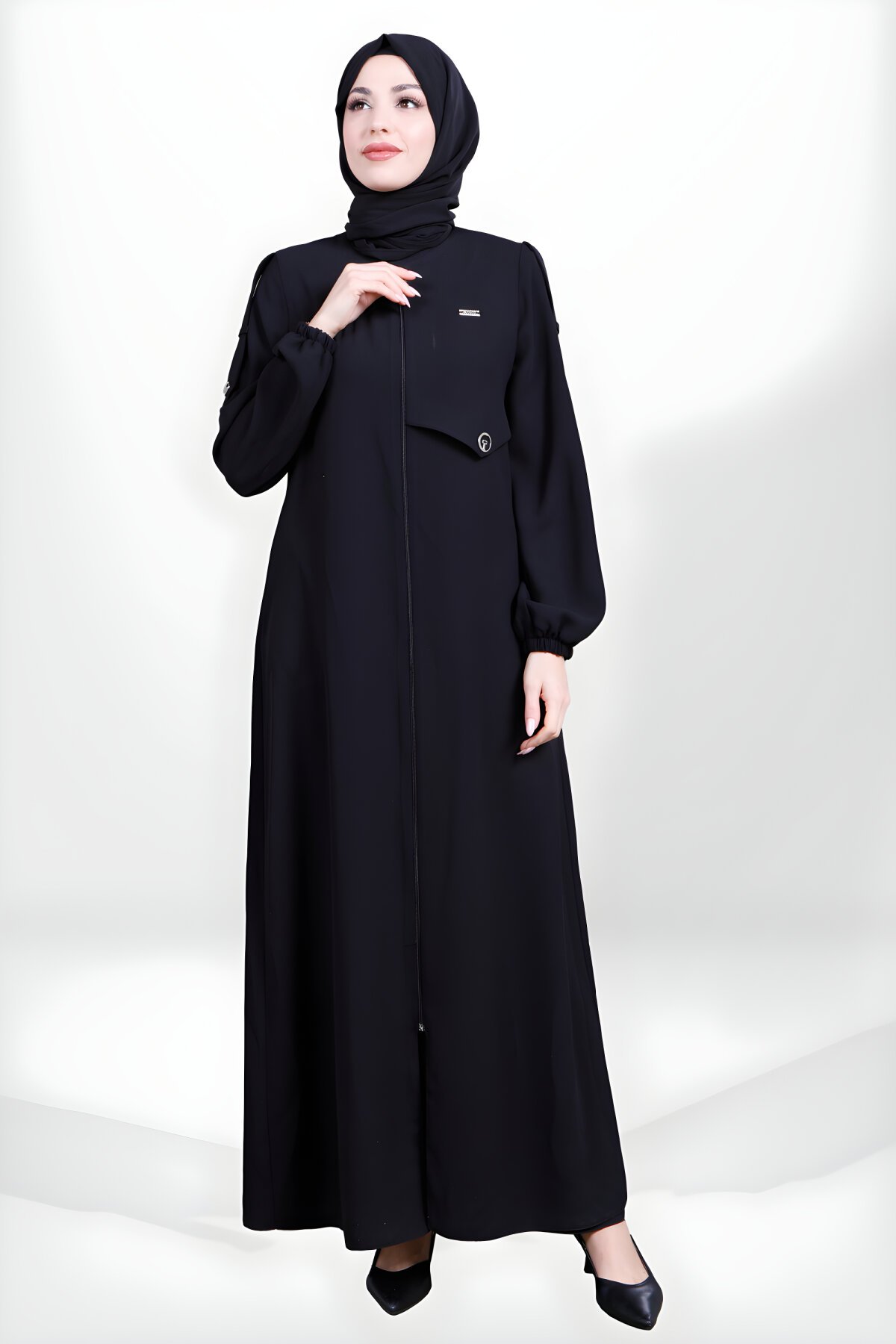 Siyah Fermuarlı Apoletli Kolu Lastikli Ferace - Beyza