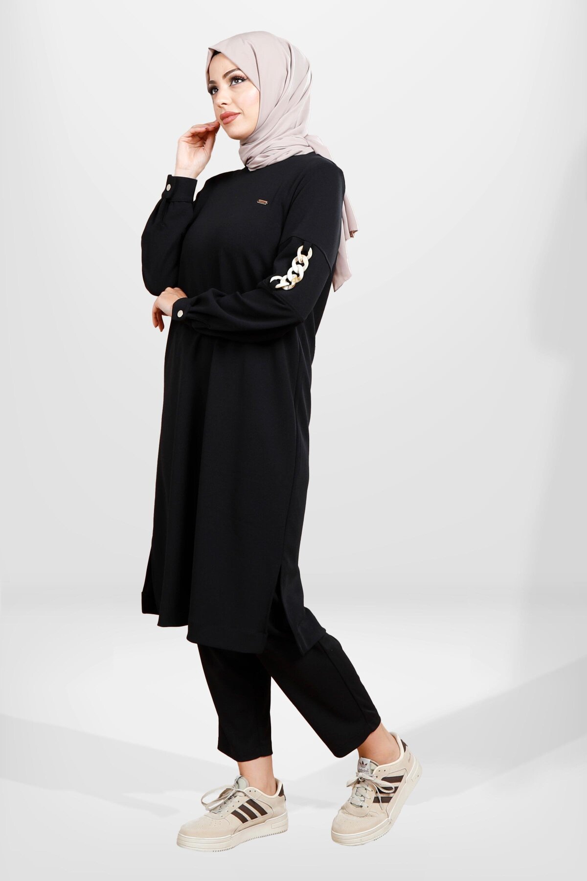 Two-Piece Chain-Detail Modest Set - Black - Beyza