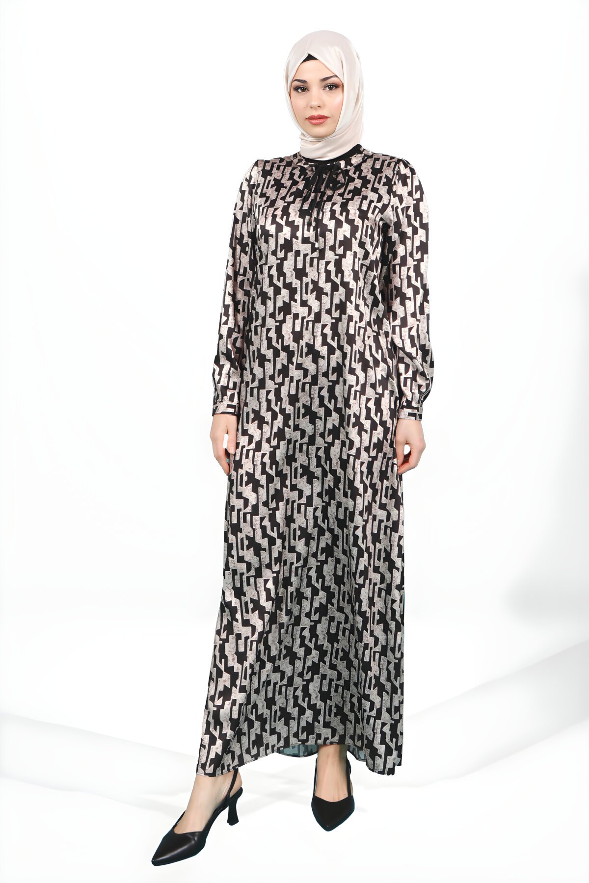 Siyah Kareli Yakası İpli Saten Tesettür Elbise - Beyza