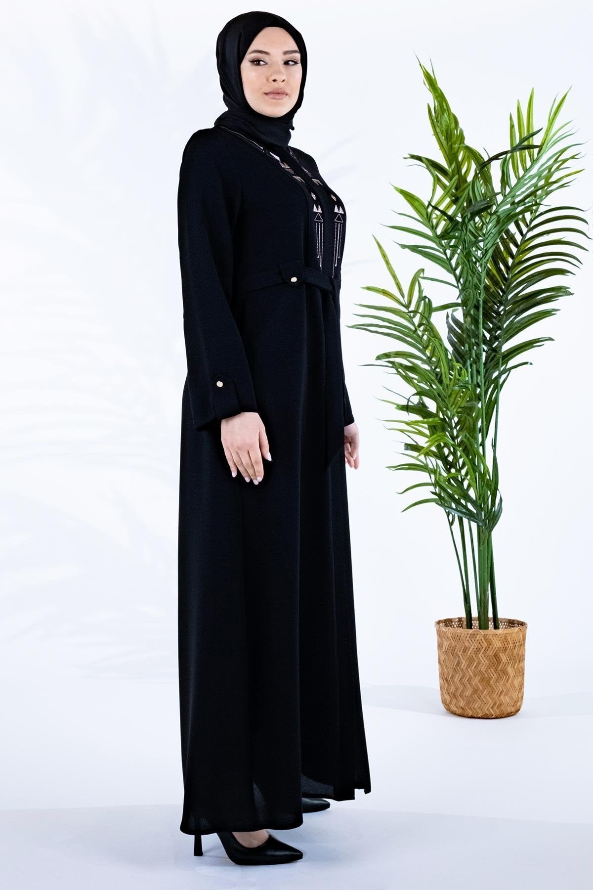 Embroidered Ferace with Egyptian Sash - Black - Beyza