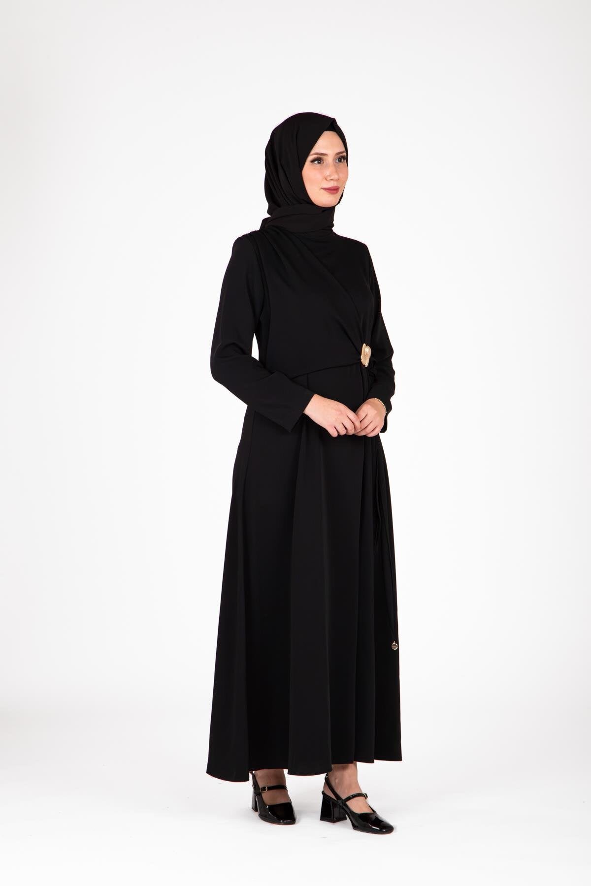 فستان سهرة محتشم أسود بإبزيم أمامي - Beyza