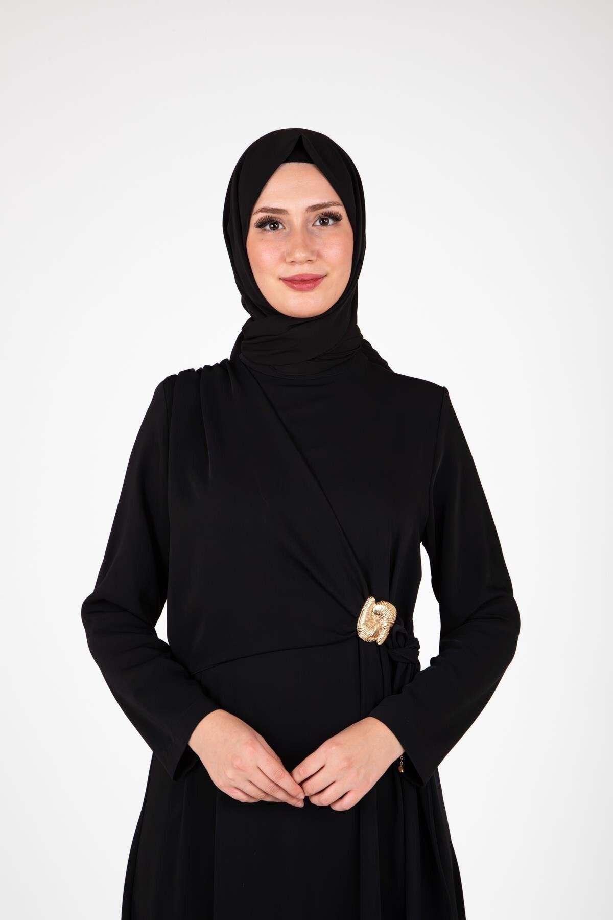 فستان سهرة محتشم أسود بإبزيم أمامي - Beyza