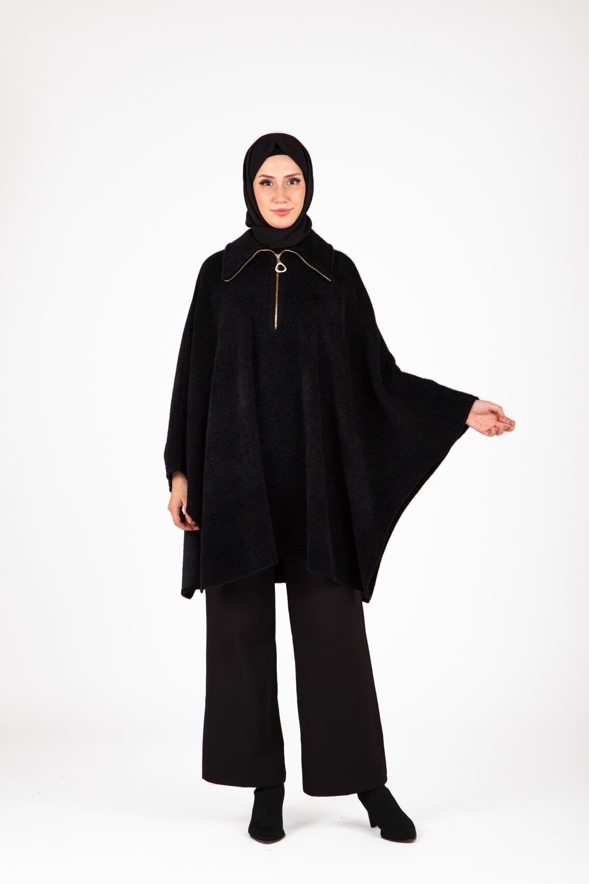 Knitted Poncho - Black - Beyza