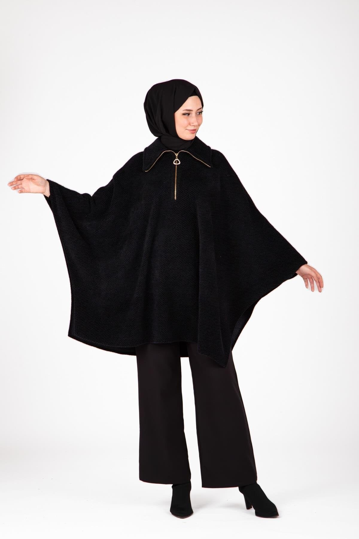 Knitted Poncho - Black - Beyza