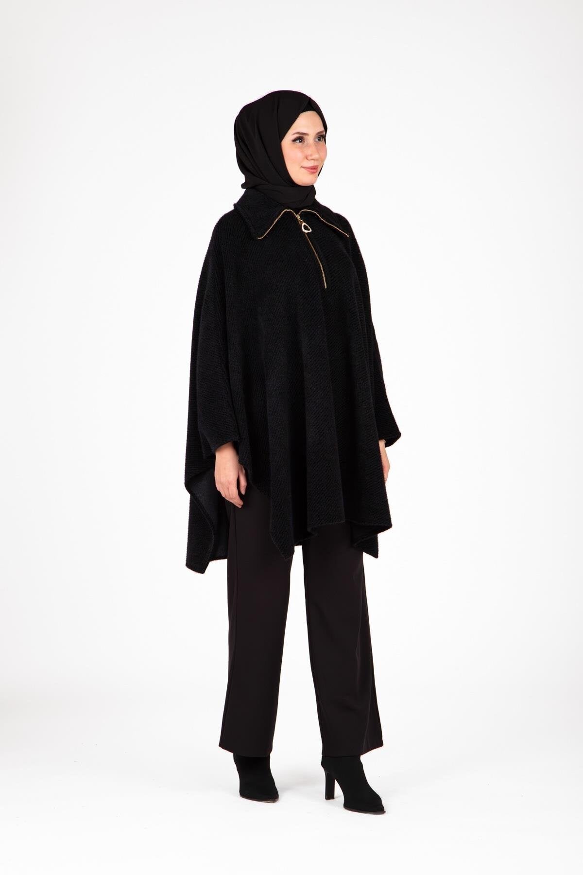 Knitted Poncho - Black - Beyza