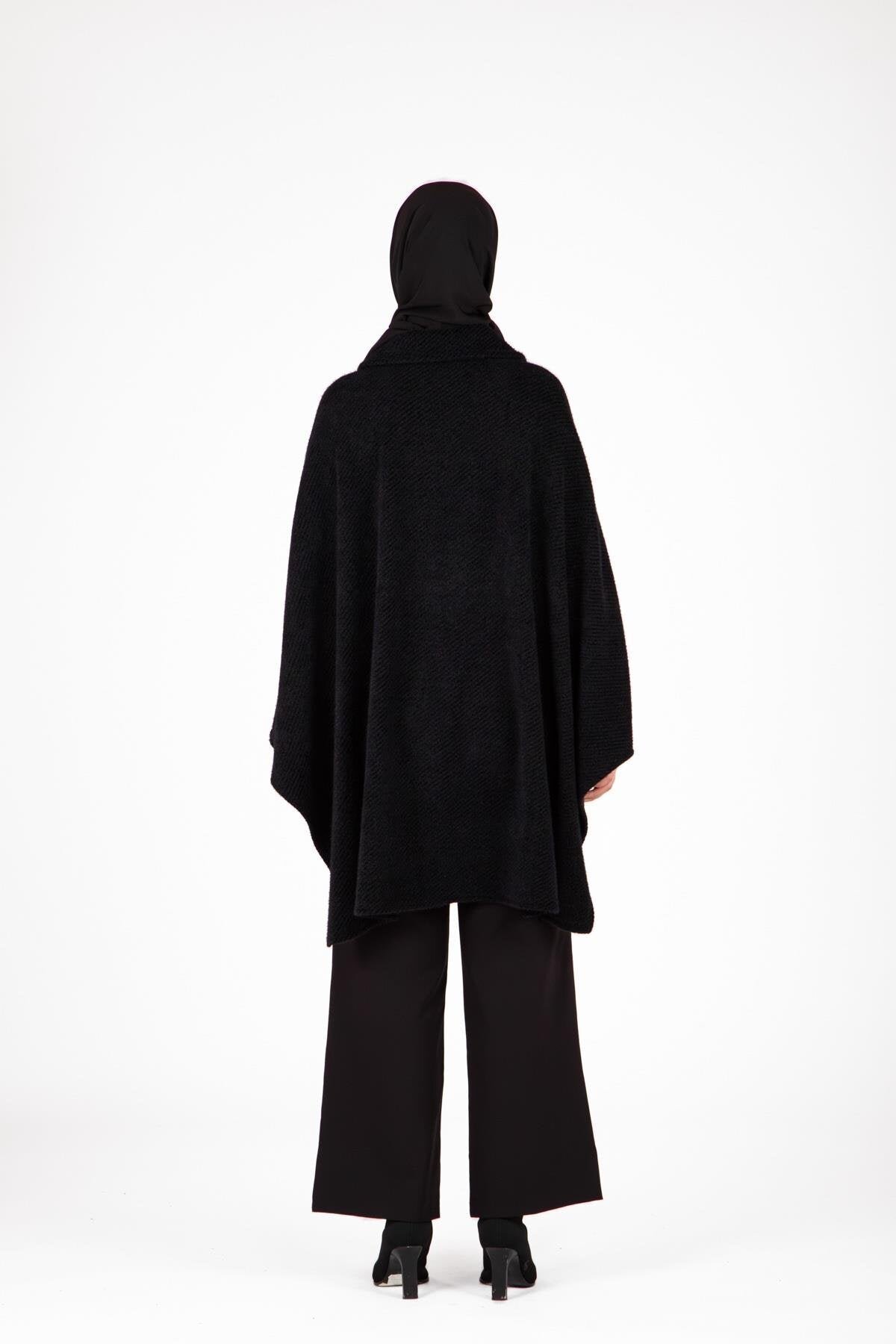 Knitted Poncho - Black - Beyza
