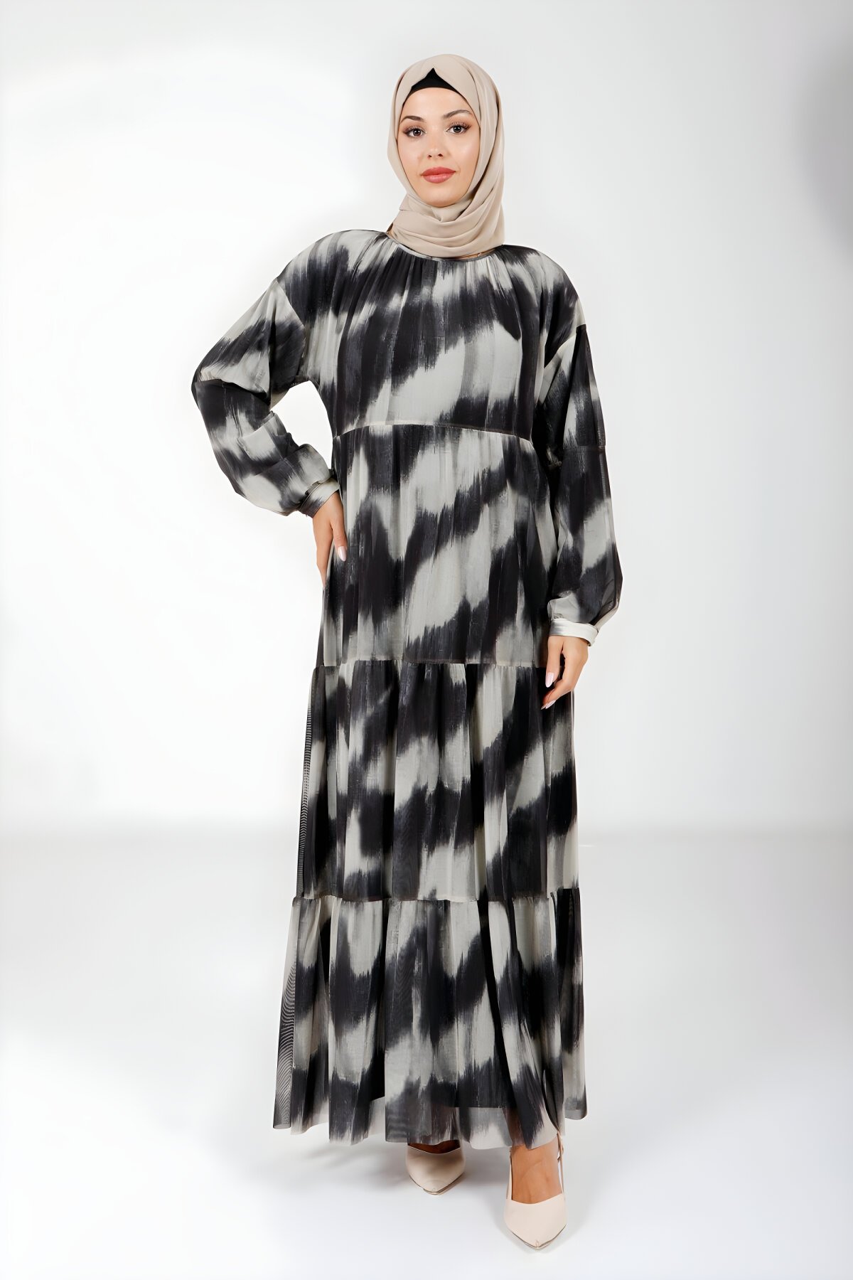 Siyah Tül Katlı Tesettür Elbise - Beyza