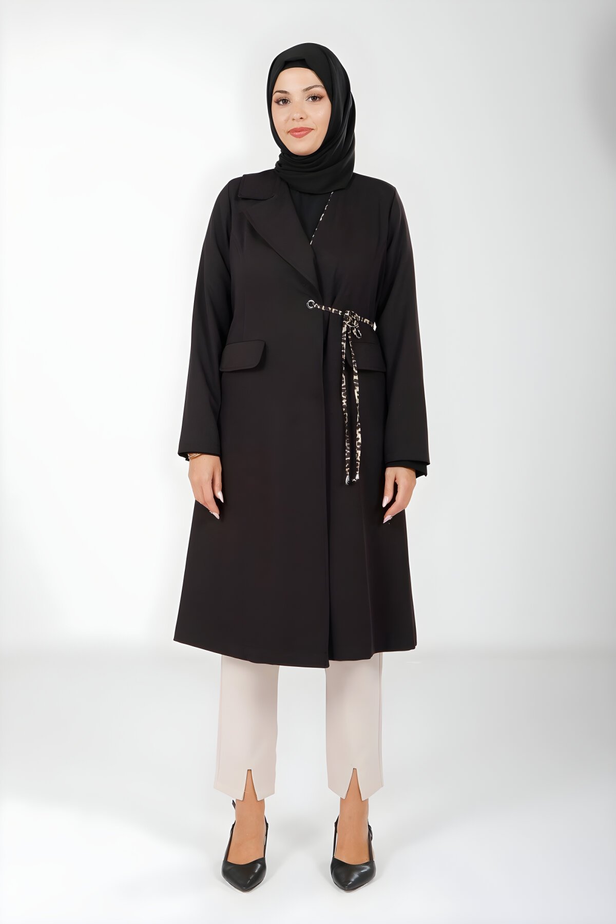 Siyah Uzun Bağlama Detaylı Tesettür Ceket - Beyza