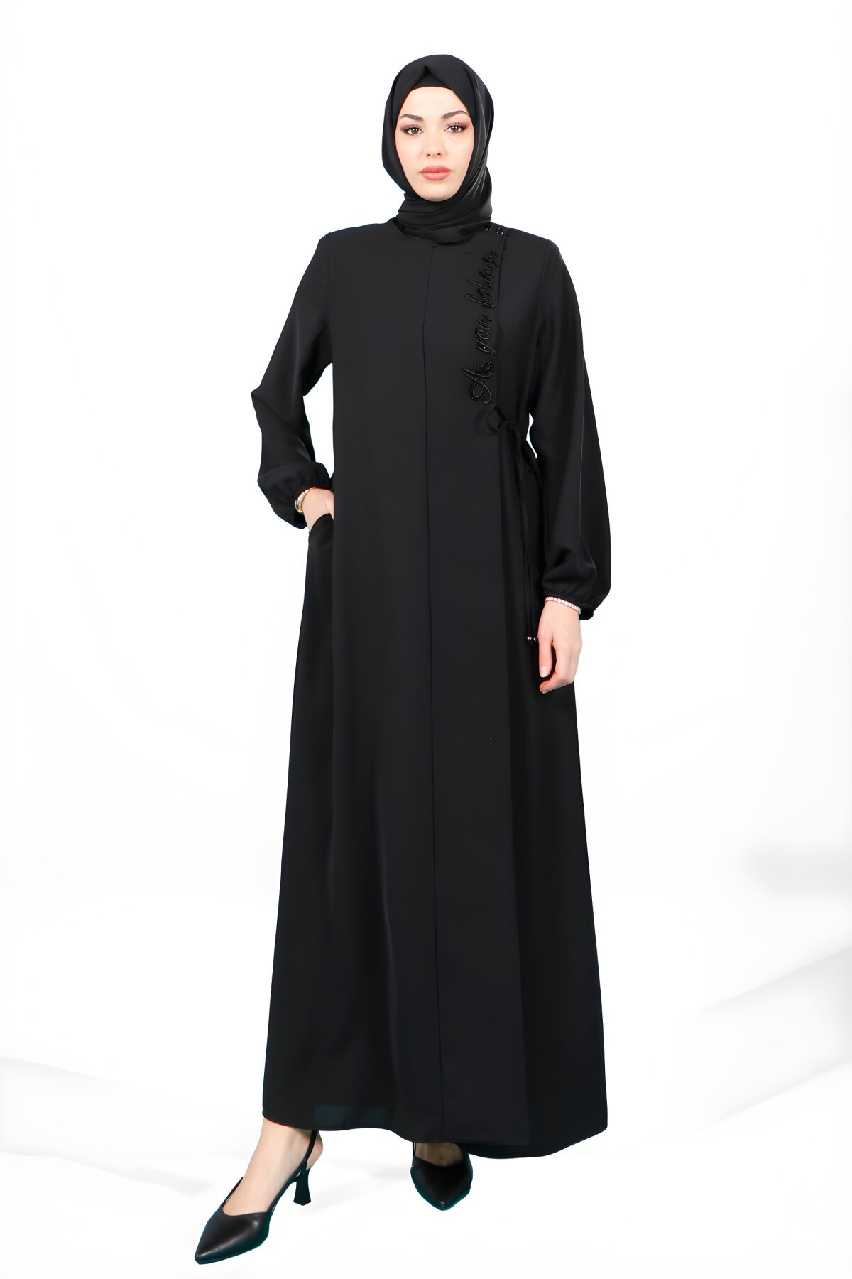 Siyah Yandan Bağlamalı Nakış Detaylı Ferace - Beyza