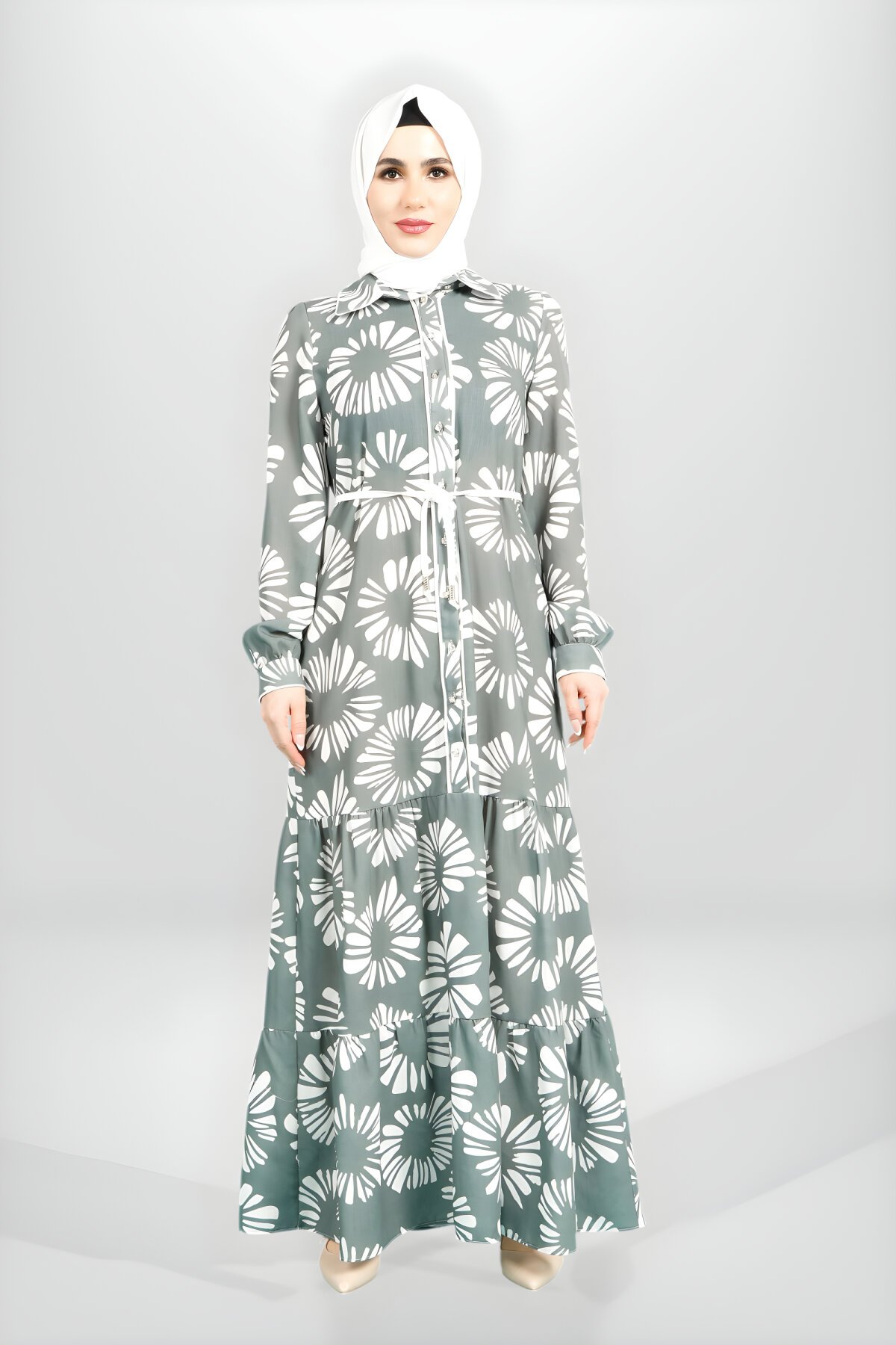 Yeşil Desenli Önü Düğmeli Eteği Fırfırlı Tesettür Elbise - Beyza