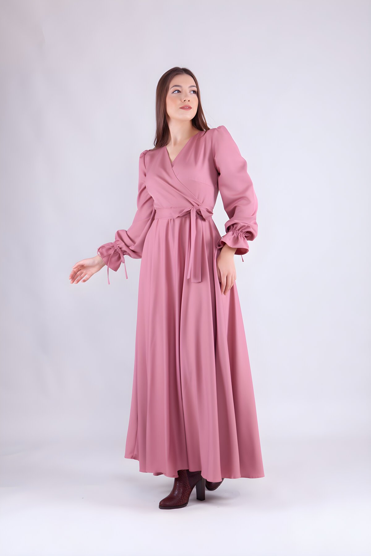 Gül Kurusu Uzun Kol Kruvaze Yaka Tesettür Elbise - Bidoluelbise