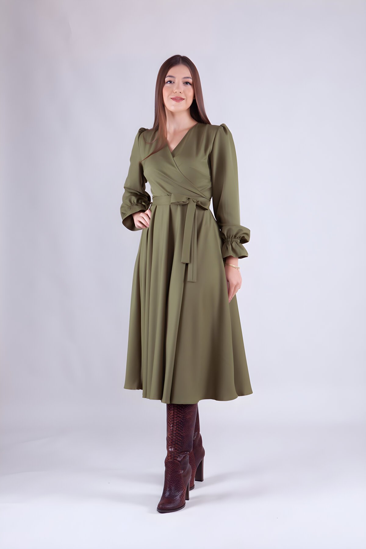 Haki Uzun Kol Kruvaze Yaka Tesettür Elbise - Bidoluelbise