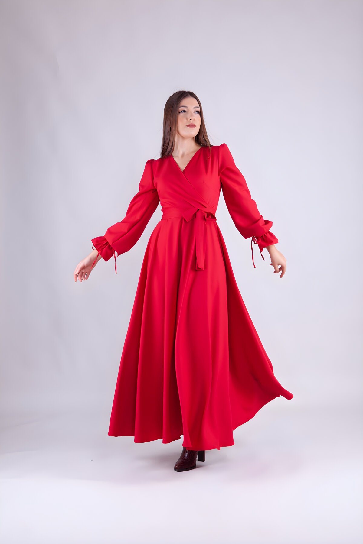 Kırmızı Uzun Kol Kruvaze Yaka Tesettür Elbise - Bidoluelbise