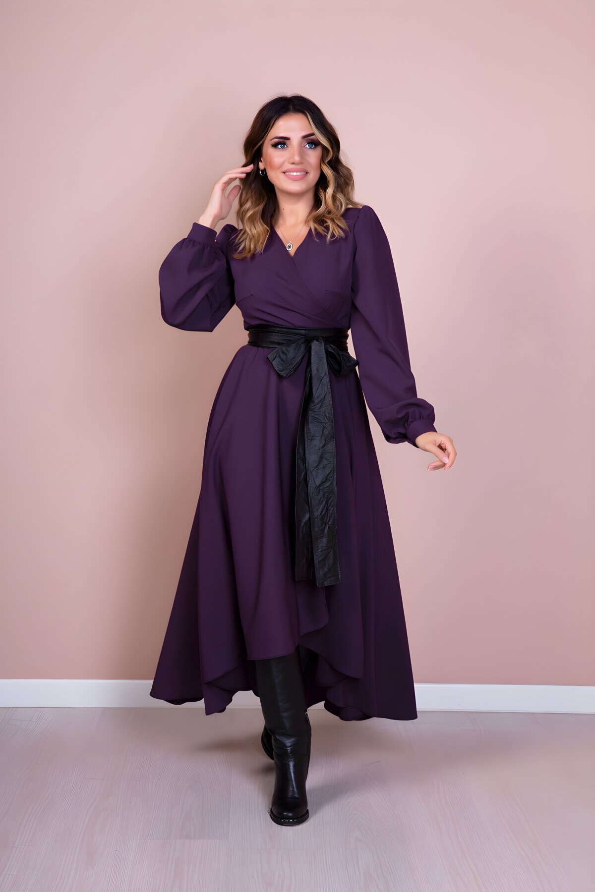 Mürdüm Siyah Uzun Kol Asimetrik Kesim Deri Kemerli Tesettür Elbise - Bidoluelbise