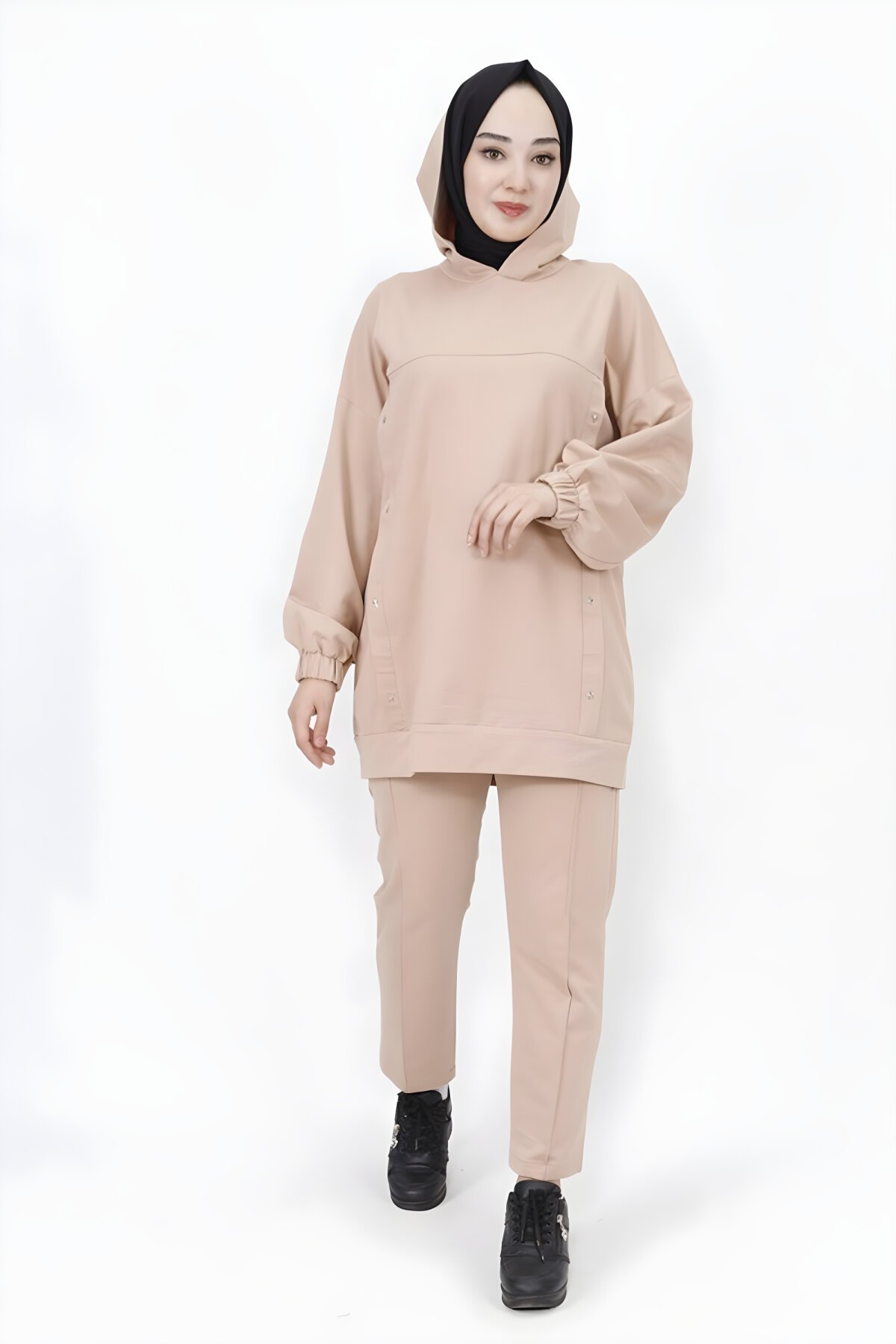 Bej Kapüşonlu Yıldız Zımba Detaylı Tesettür Takım - Butik
