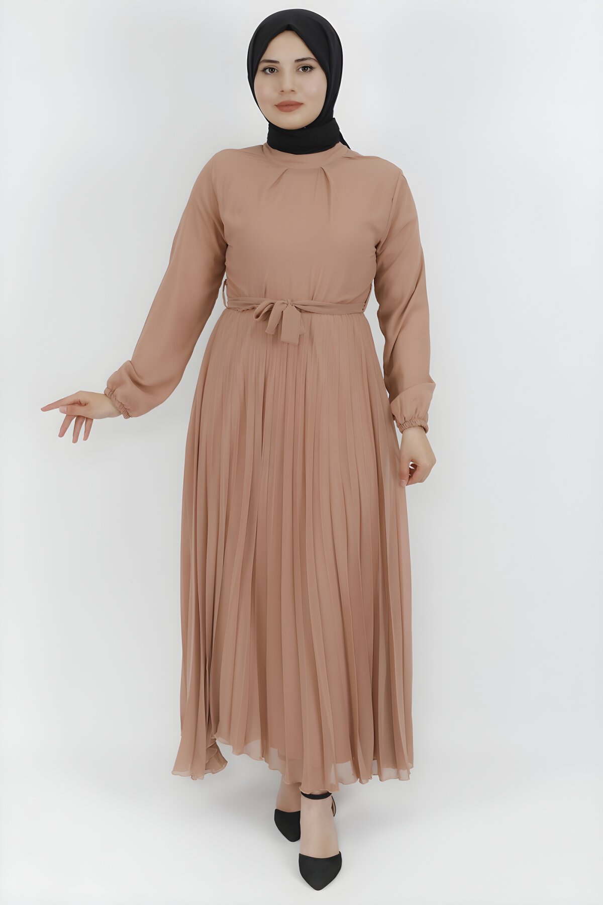 Bej Şifon Kumaş Pilise Detaylı Tesettür Elbise - Butik