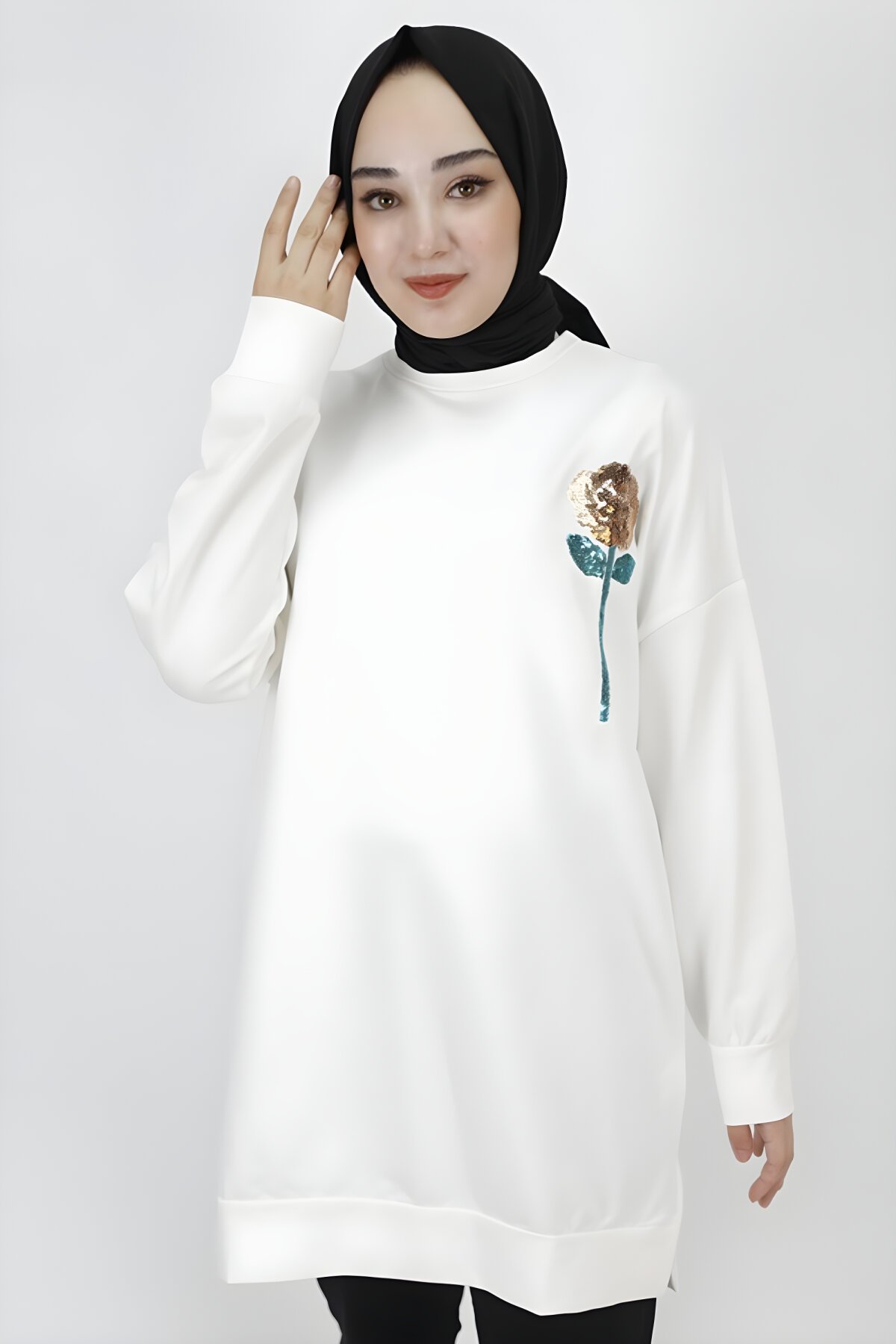 Ekru İki İp Kumaş Pul İşleme Detaylı Tesettür Tunik - Butik