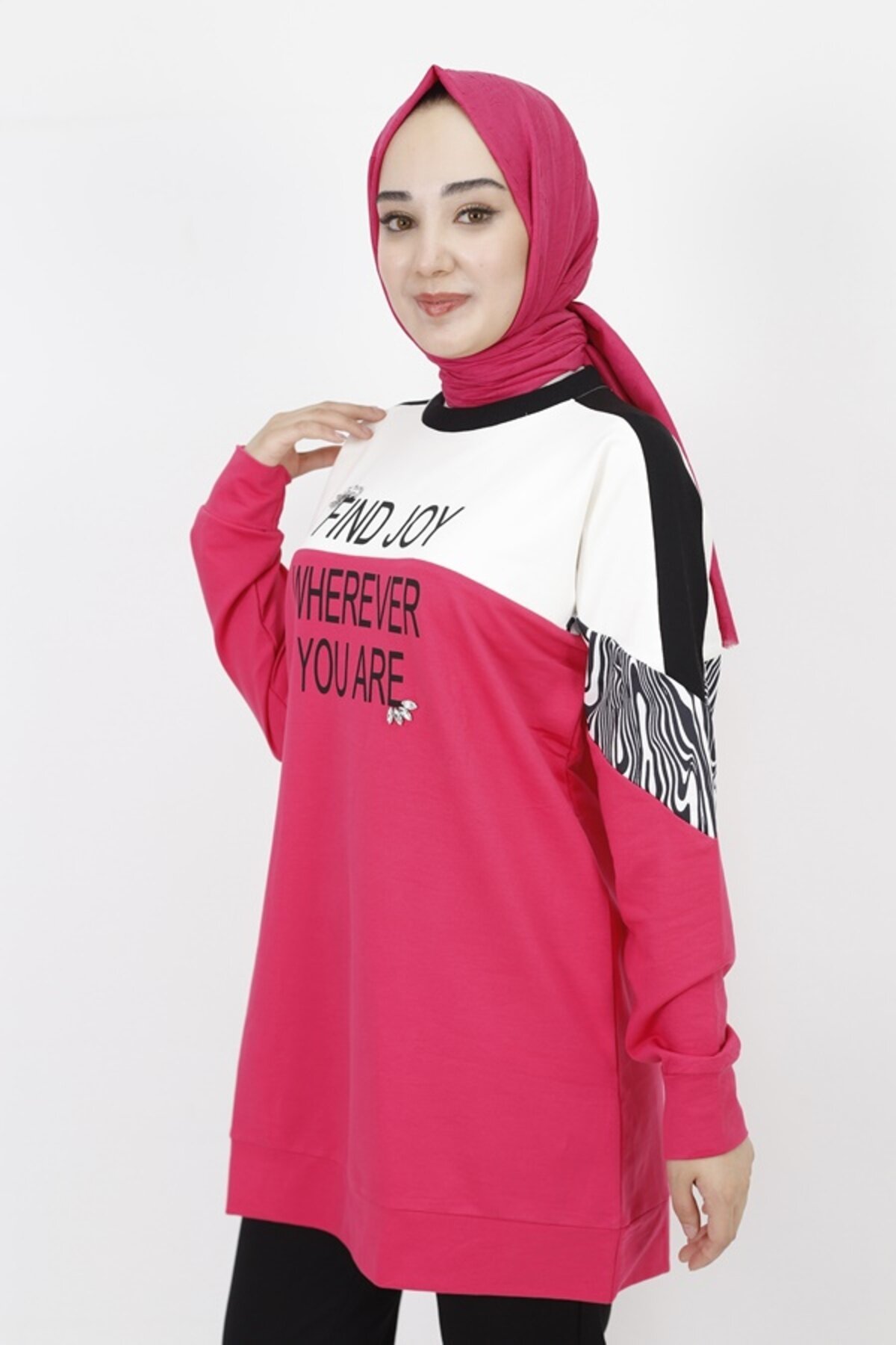 Two-Piece Double-Yarn Text and Stone Detail Modest Set - Fuchsia - Butik