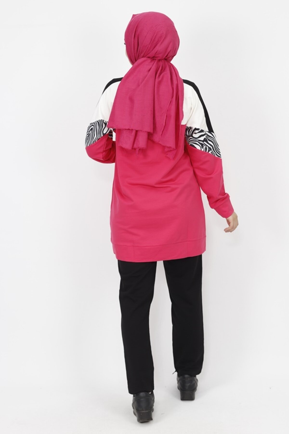 Two-Piece Double-Yarn Text and Stone Detail Modest Set - Fuchsia - Butik