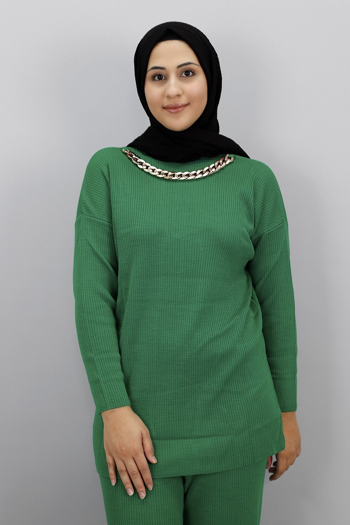Yeşil Balıkçı Yaka Zincir Detaylı Triko Takım - Butik