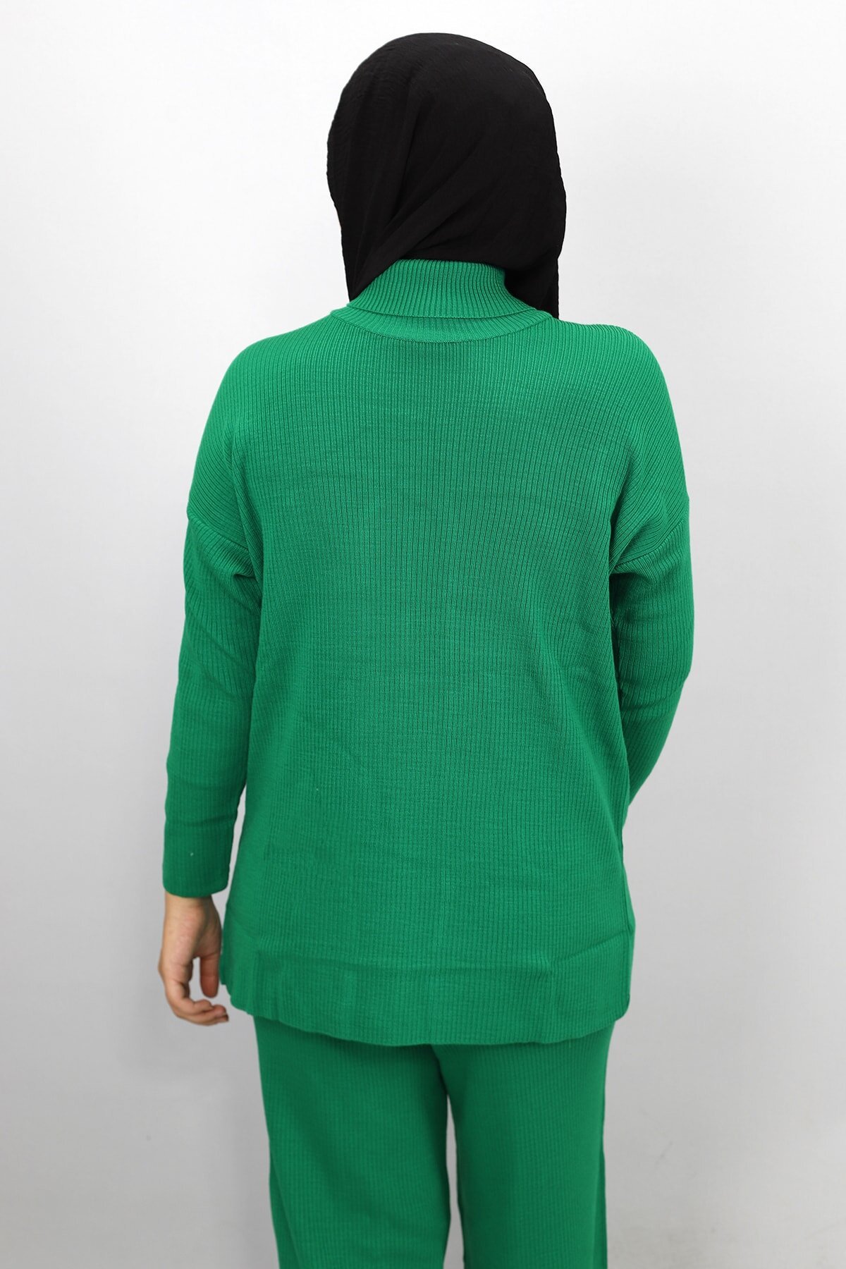 Yeşil Balıkçı Yaka Zincir Detaylı Triko Takım - Butik