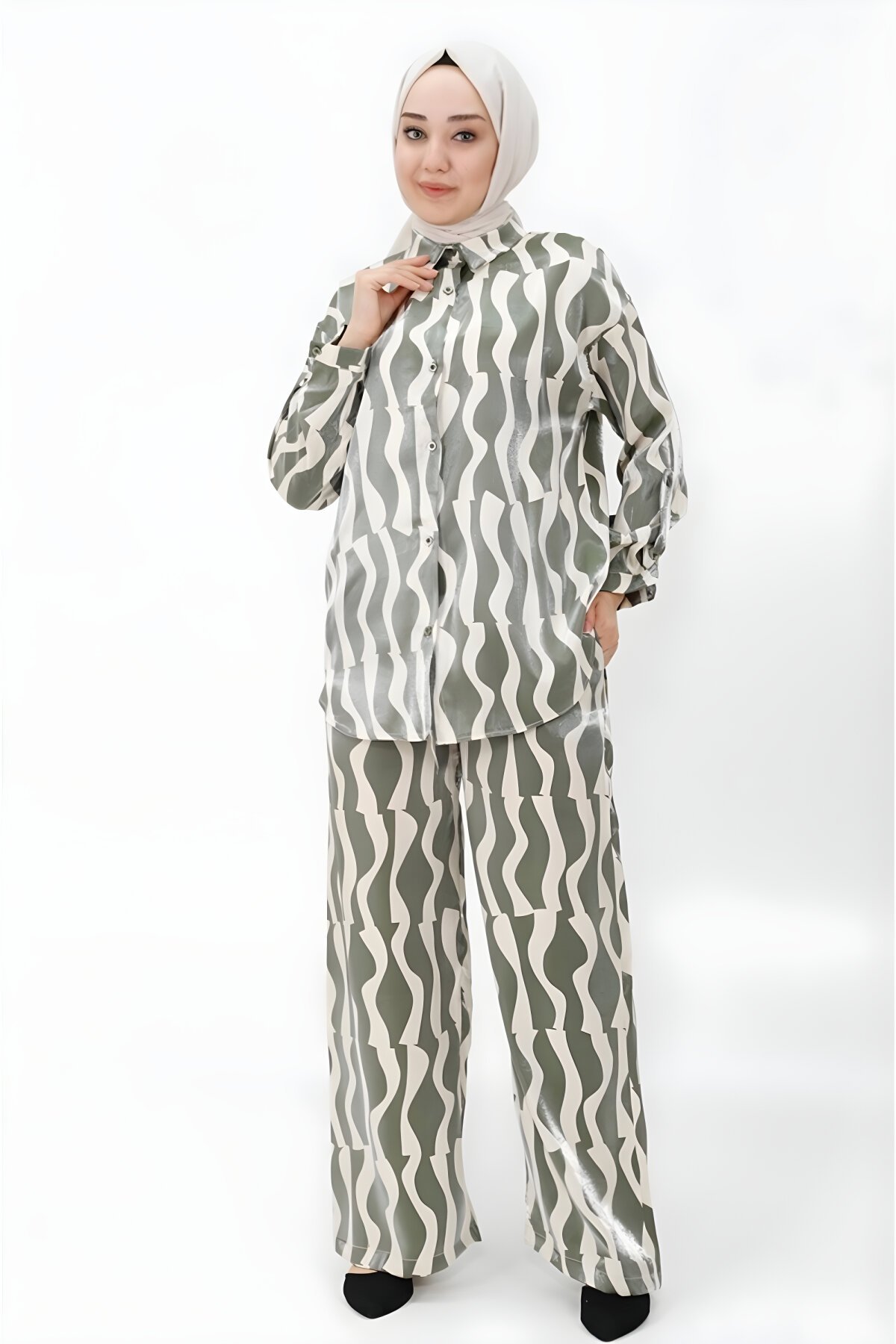 Haki Desenli İkili Pamuklu Saten Tesettür Takım - Bycoolest Butik
