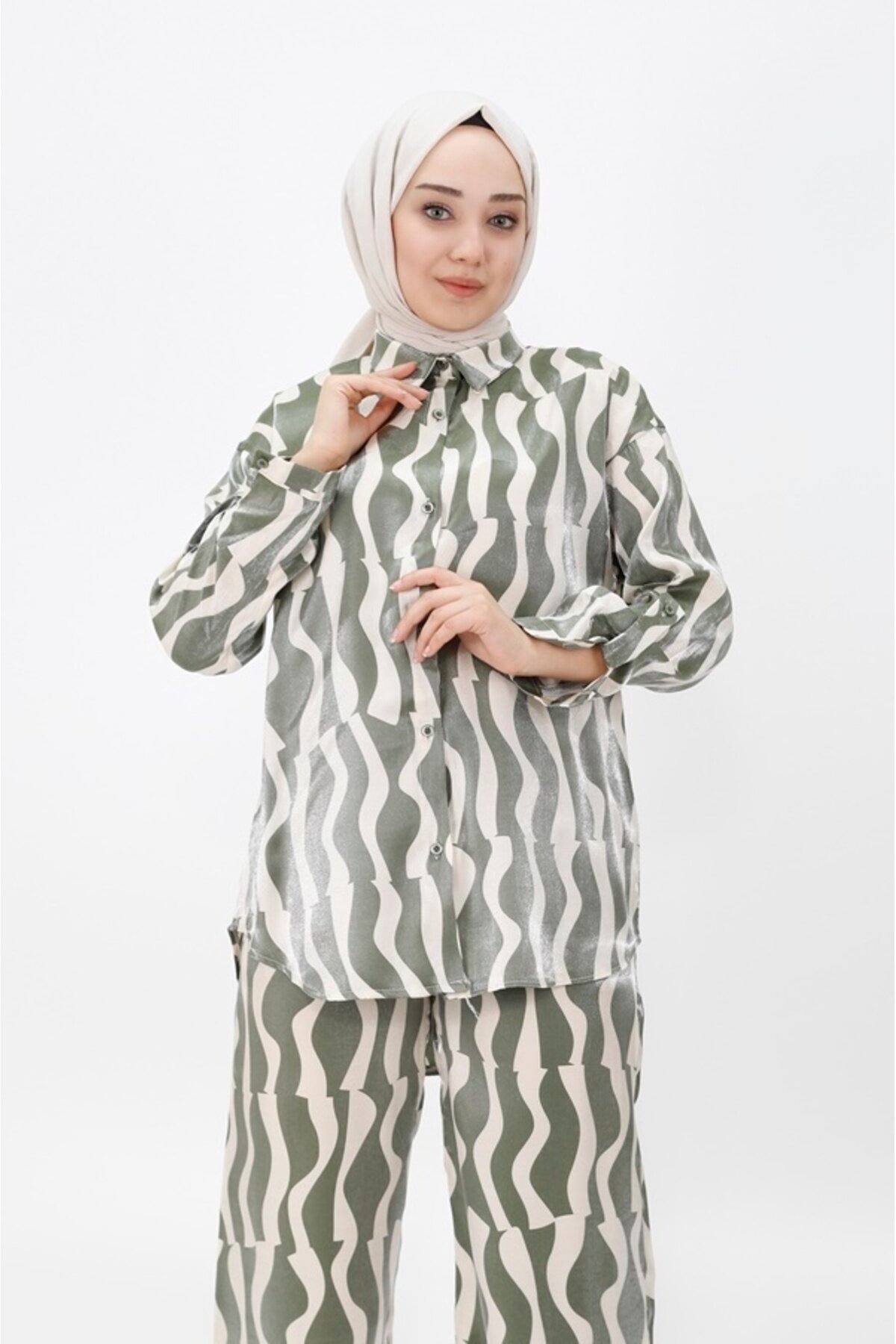 Haki Desenli İkili Pamuklu Saten Tesettür Takım - Bycoolest Butik