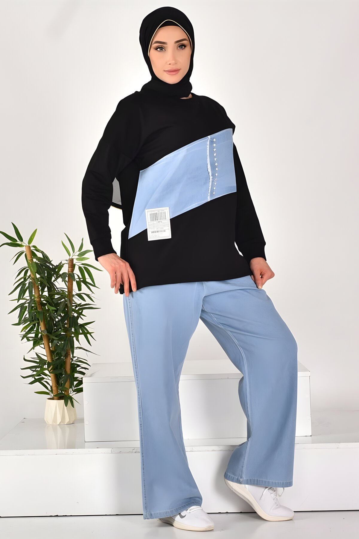 طقم محتشم ثنائي أسود مطرز بالحجر وتفاصيل تكميلية - Bycoolest Butik