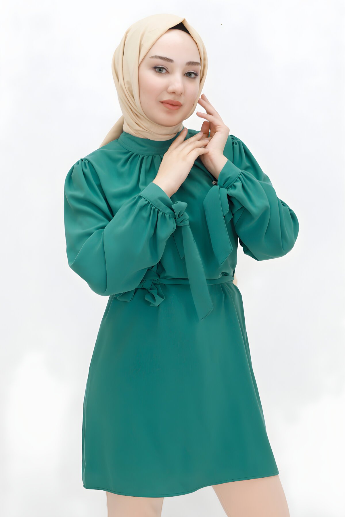 Zümrüt Yeşili Kristal Kumaş Broşlu Tunik - Bycoolest Butik