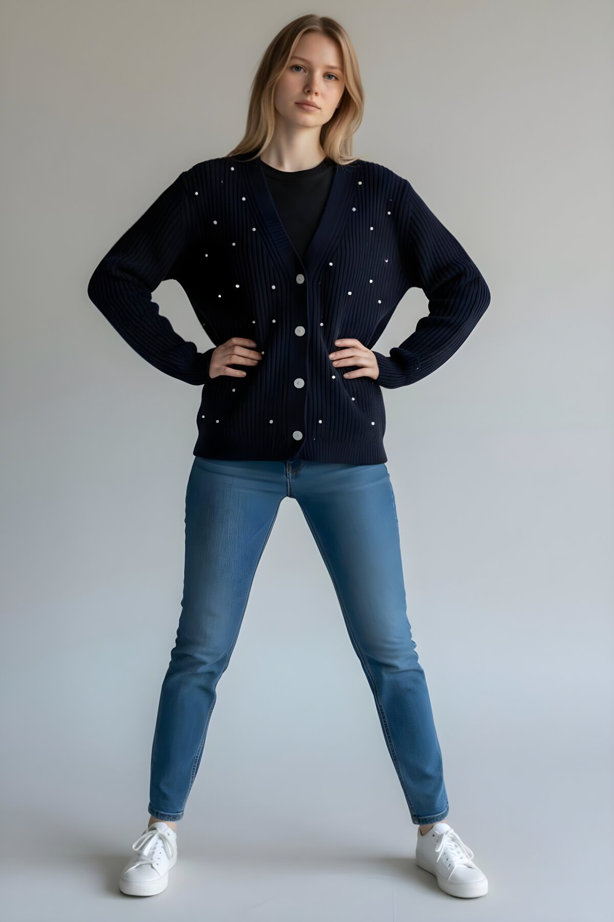 Siyah Boncuklu Şardonlu Pamuklu Hırka - EREN STYLE