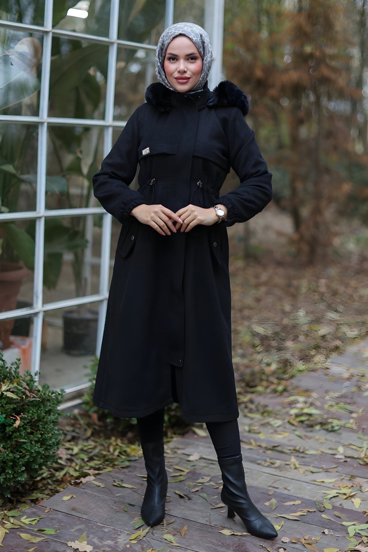 Siyah Kaşe Tünel Detaylı Tesettür Kaban - Misskayle
