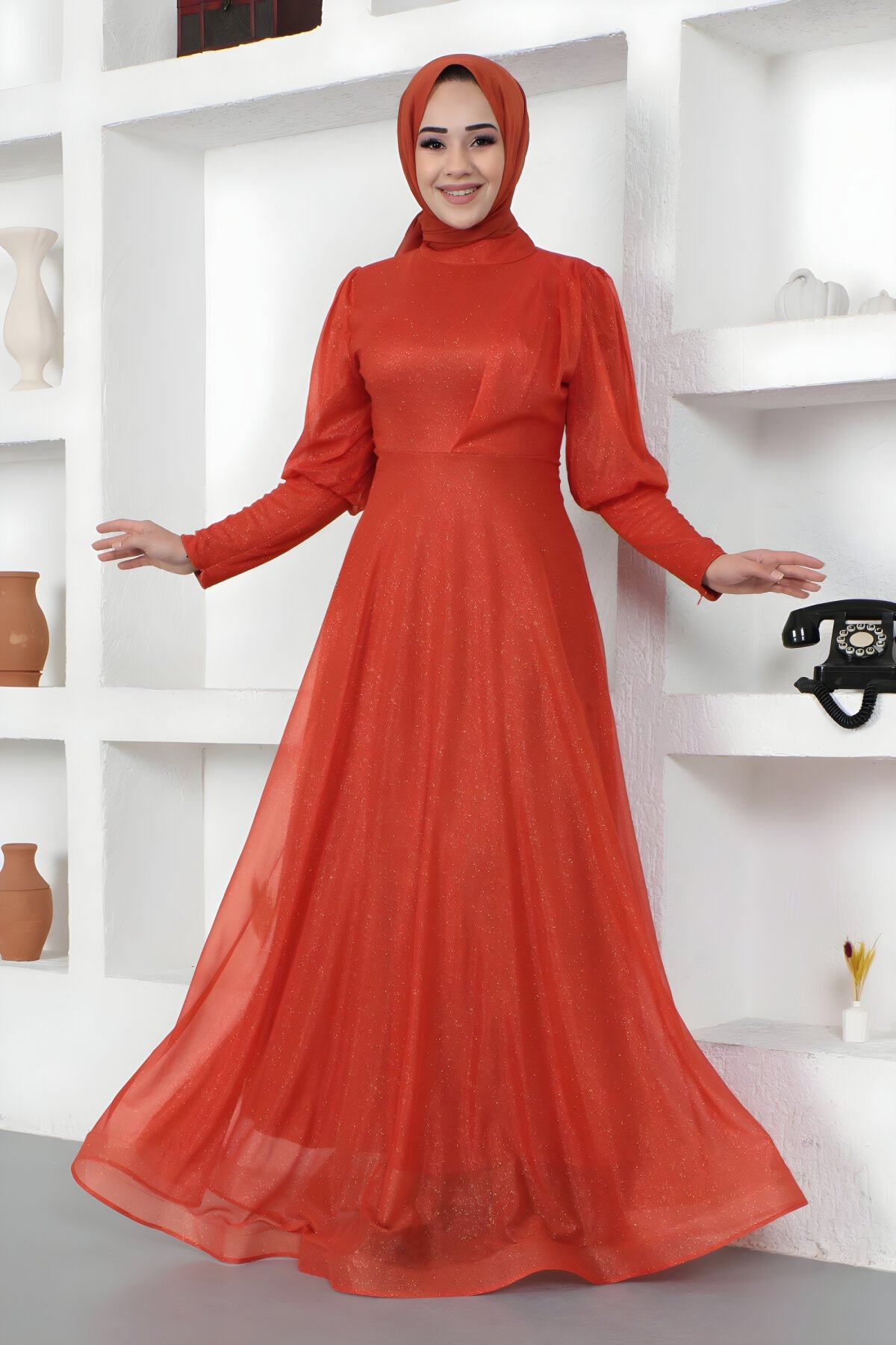 فستان سهرة محتشم لون كيرميت بلمعة سحاب على المعصم - Modamihram