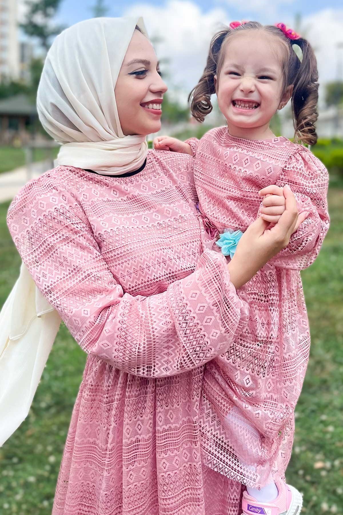 Pembe Dantelli Anne Tesettür Elbise - Modamihram