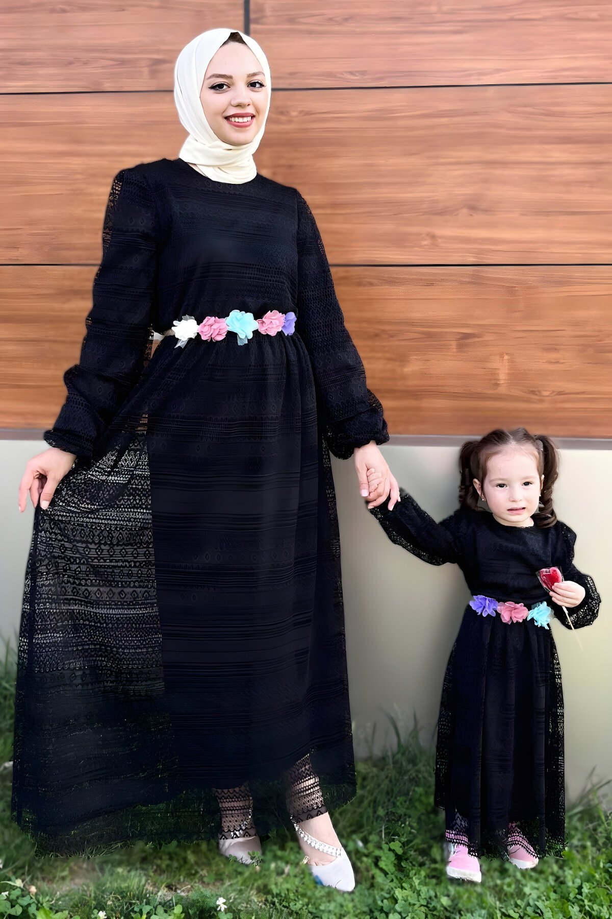 Siyah Anne Dantelli Tesettür Elbise - Modamihram