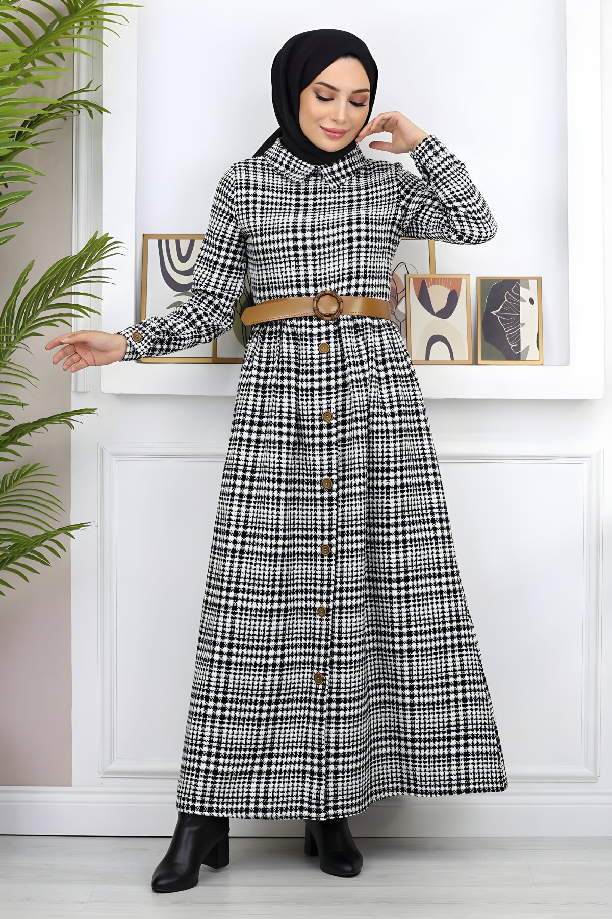 Siyah Düğme Detaylı Tesettür Elbise - Modamihram