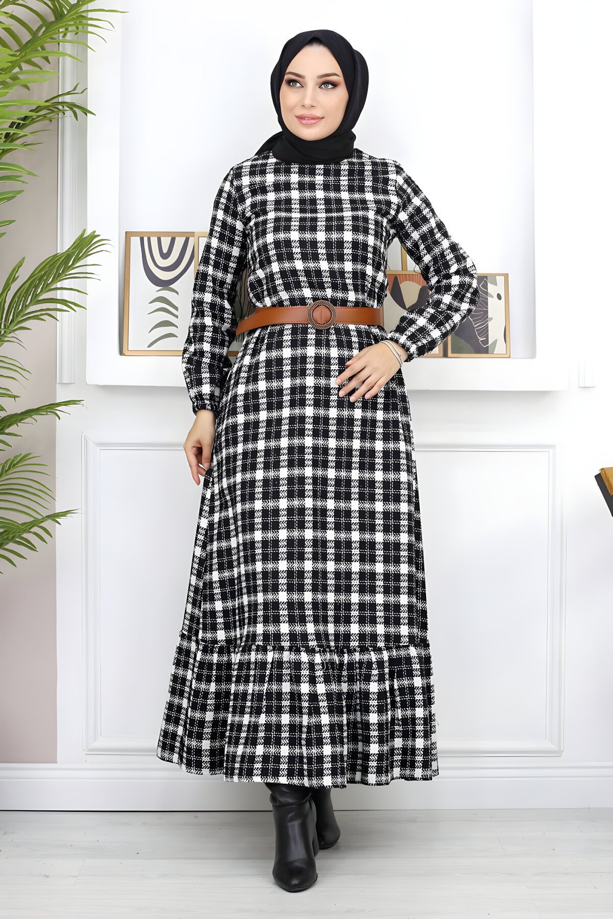 Siyah Fırfırlı Tesettür Elbise - Modamihram