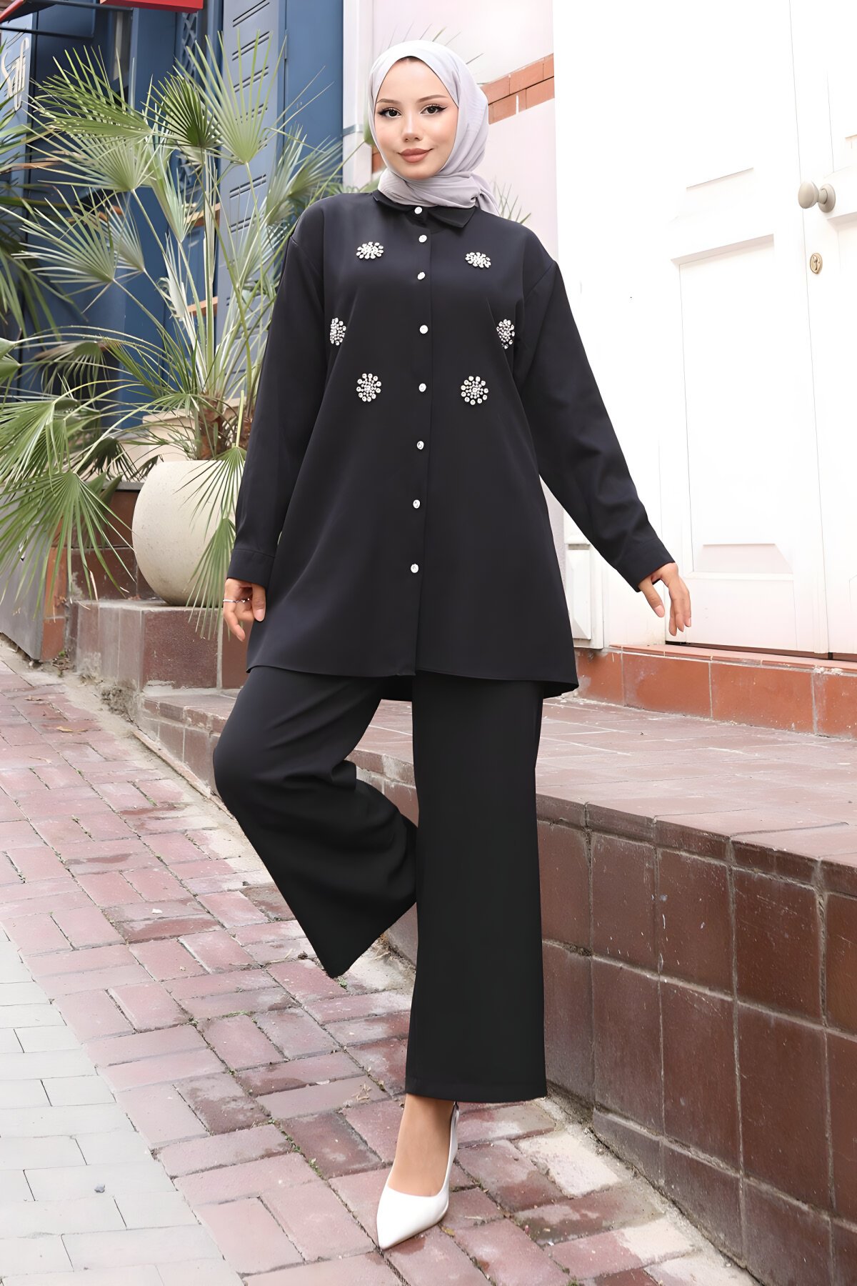 طقم محتشم أسود مزدوج بتفاصيل حجر لامع - Modamihram